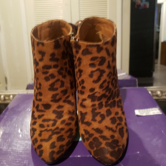 Madden Girl leopard print wedge booties.   Size 7 but feels more like a 6.5. - Picture 8 of 10